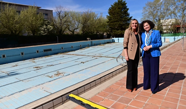 Imagen del artículo La Junta y la Universidad de Granada acuerdan la reforma de la piscina del campus de Fuentenueva
