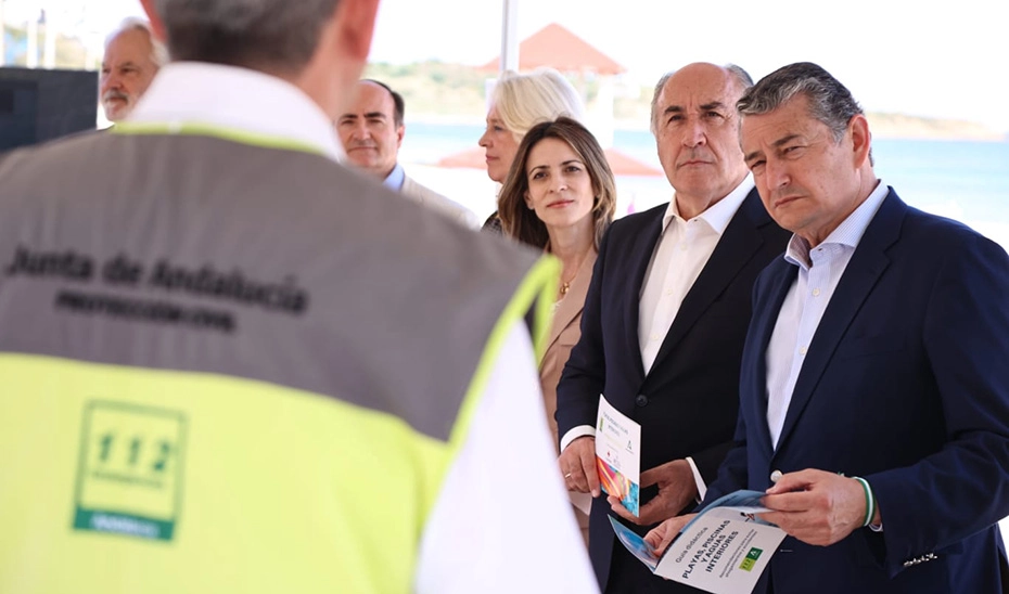 Imagen del artículo Sanz presenta una guía didáctica con consejos para evitar accidentes y ahogamientos en el  medio acuático