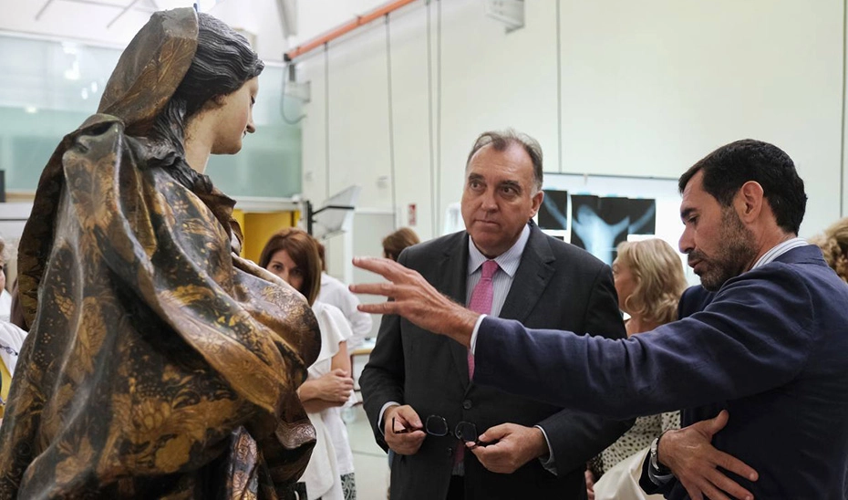 Imagen del artículo Técnicos del IAPH evaluarán los daños en las imágenes afectadas por el fuego en Semana Santa