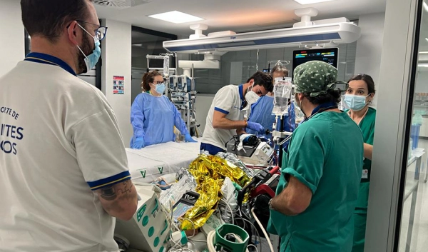 Imagen del artículo El Hospital Reina Sofía traslada con éxito a un bebé de 17 meses con un sistema de oxigenación extracorpórea
