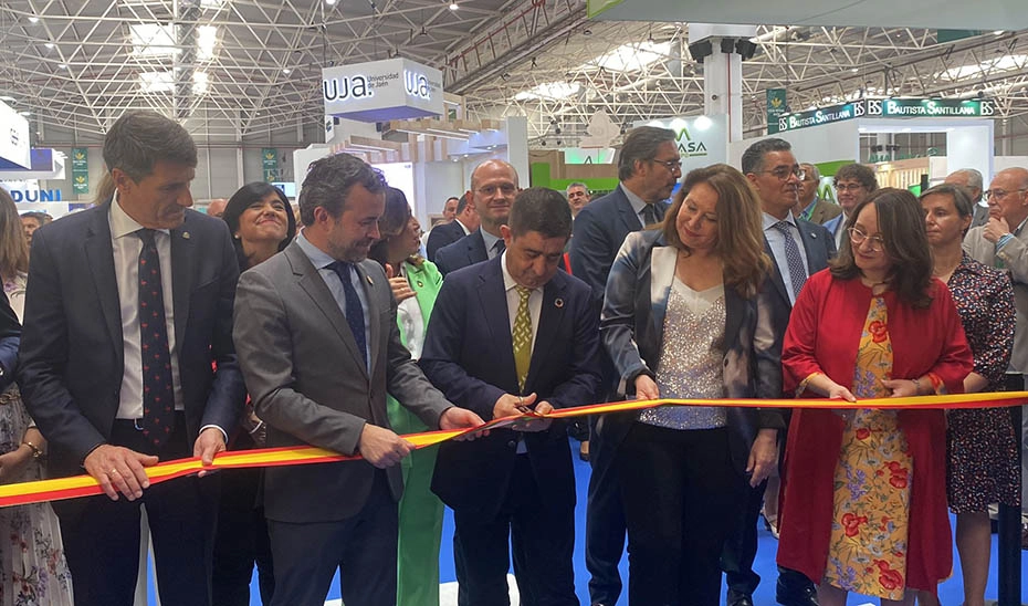 Imagen del artículo Carmen Crespo destaca que Expoliva reafirma a Jaén como centro internacional del aceite