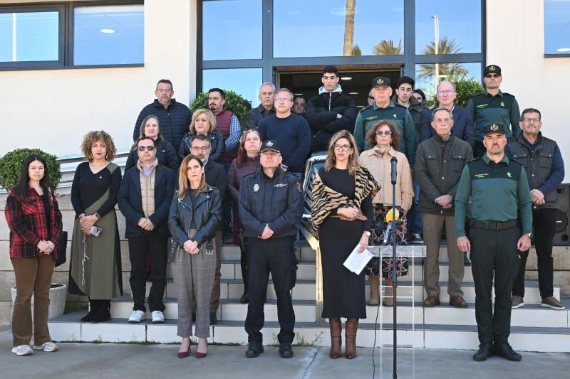 Imagen del artículo Melilla muestra su repulsa por los asesinatos machistas de Andrea en Burgos y Juana en Mallorca