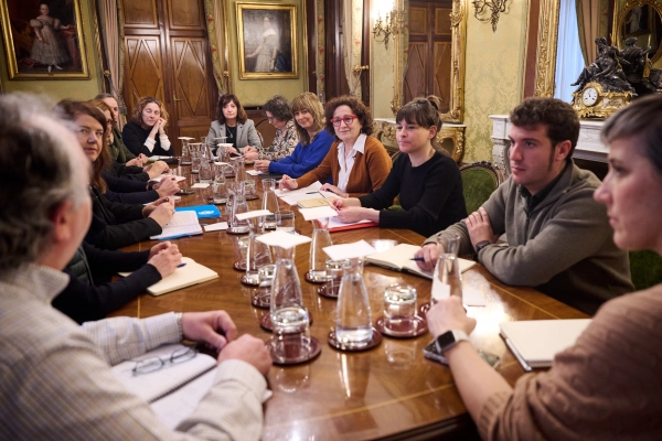 Imagen del artículo El Gobierno foral, la FNMC y entidades sociales se comprometen a trabajar en conjunto para buscar recursos residenciales y coordinar proyectos de convivencia para ampliar el sistema de menores 

El objetivo es reforzar la coordinación para ofrecer una respuesta integral que pondrá en marcha mesas de trabajo sobre el terreno con la participación de los distintos agentes   	 		 		24/03/2025 		    		 			 			 				 						 							camera_alt