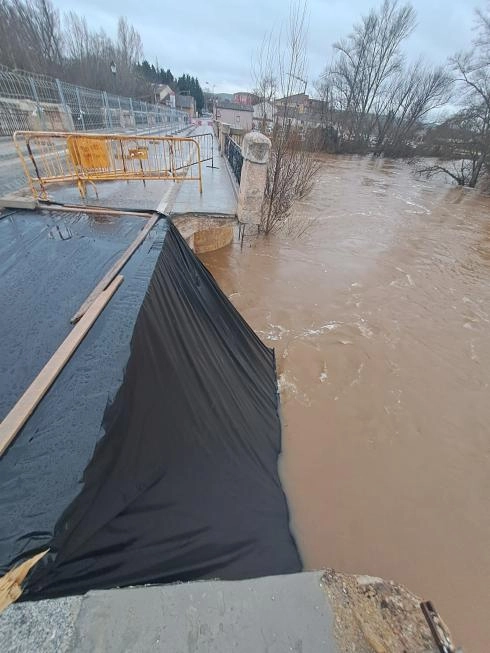 Imagen del artículo Transportes inicia las obras para reparar el puente de San Esteban de Gormaz dañado por las fuertes lluvias en Soria