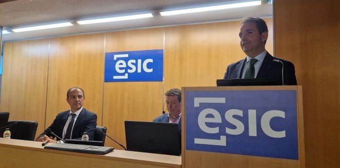 Image 3 of article Sanidad y ESIC Aragón, centro adscrito a ESIC University, firman un convenio para la formación de los profesionales del Departamento y del SALUD