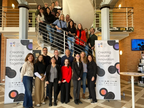 Imagen del artículo Representantes de Navarra se reúnen en Suecia con socios europeos para avanzar en la innovación orientada a retos para impulsar la economía circular 

Esta visita se enmarca en el proyecto European Circular Innovation Valley, liderado por la Comunidad Foral   	 		 		27/03/2025 		    		 			 			 				 						 							camera_alt