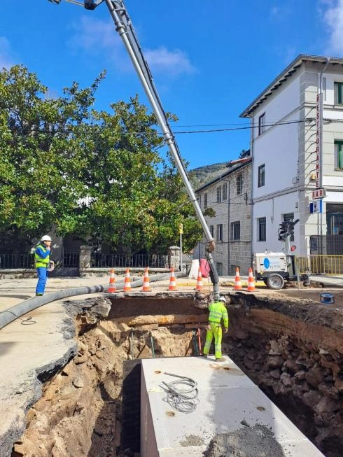 Image 3 of article Transportes finalizará este fin de semana la reparación del socavón de la N-6 en San Rafael y recuperará la movilidad