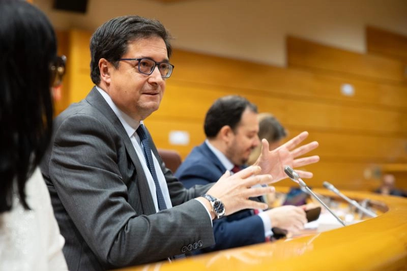 Imagen del artículo Óscar López: España es un ejemplo de que regulación digital y competitividad son compatibles