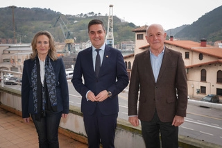 Imagen del artículo El consejero de Industria Mikel Jauregi da la bienvenida a Izaskun Goñi, nueva presidenta del Puerto de Pasaia
