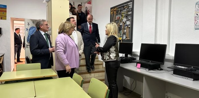 Image 2 of article Educación y la DPT refuerzan su apuesta por la escuela rural e invertirán este año un millón de euros en obras de mejora en 35 centros educativos