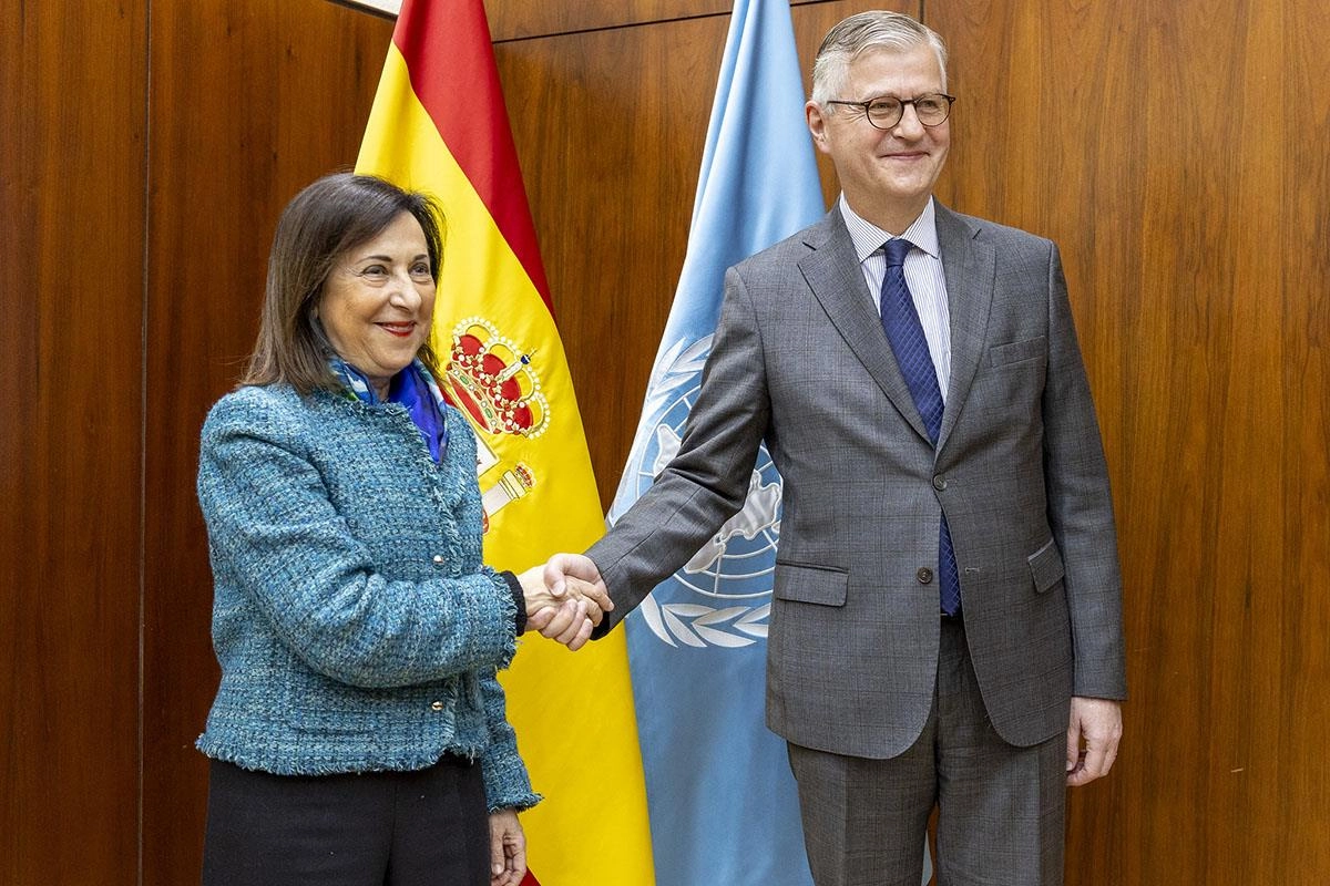 Imagen del artículo La ministra de Defensa y el secretario de Operaciones de Paz de la ONU confirman su voluntad de seguir colaborando en Líbano