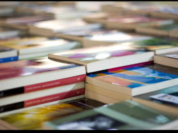 Imagen del artículo El Departament de Cultura dona suport a més d'un centenar de biblioteques públiques per adquirir fons documentals en fires especialitzades