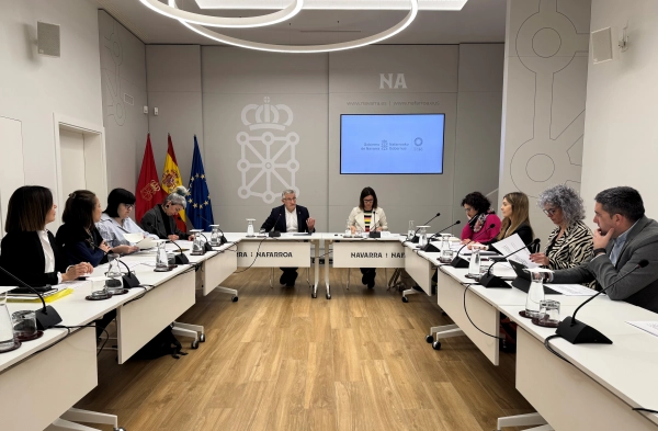 Imagen del artículo El Gobierno de Navarra y entidades locales ponen en marcha un espacio de colaboración para implantar de manera coordinada las políticas de igualdad en los municipios navarros 

El vicepresidente Taberna preside la primera reunión de la comisión para la coordinación de la Administración de la Comunidad Foral de Navarra y las entidades locales en materia de igualdad entre mujeres y hombres   	 		 		04/04/2025 		    		 			 			 				 						 							camera_alt