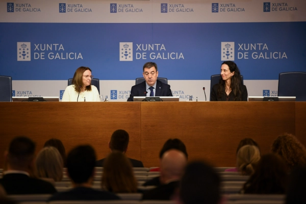 Imagen del artículo Román Rodríguez felicita o IES Urbano Lugrís da Coruña polo seu 50º aniversario e subliña o seu compromiso coa formación de calidade