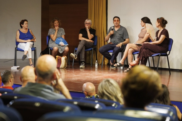 Imagen del artículo Abierta hasta el 4 de mayo la convocatoria de las dos residencias de trabajo del Festival de Teatro de Olite 

Una está destinada a artistas y compañías emergentes, y la otra a candidaturas con trayectoria profesional consolidada. Se desarrollarán entre el 1 de julio y el 1 de agosto en Tafalla y Beire   	 		 		07/04/2025 		    		 			 			 				 						 							camera_alt