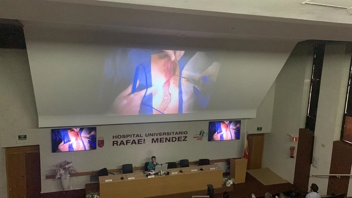 Imagen del artículo Cirujanos de todas las áreas de Salud se forman en Lorca en una técnica pionera de cirugía abdominal compleja