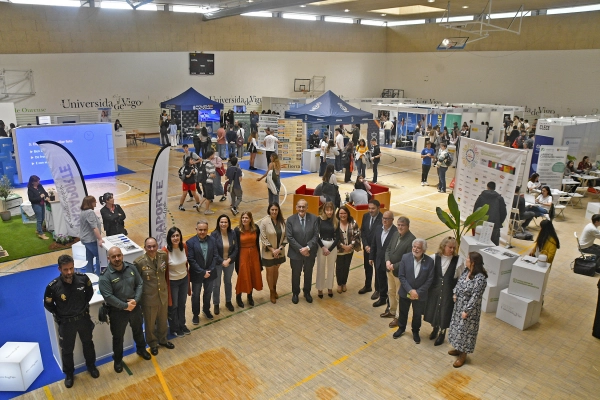 Image 1 of article Xunta e Repsol presentan un reto sobre industria química que será resolto polo CIFP Universidade Laboral de Culleredo e o IES Marqués de Sargadelos de Cervo