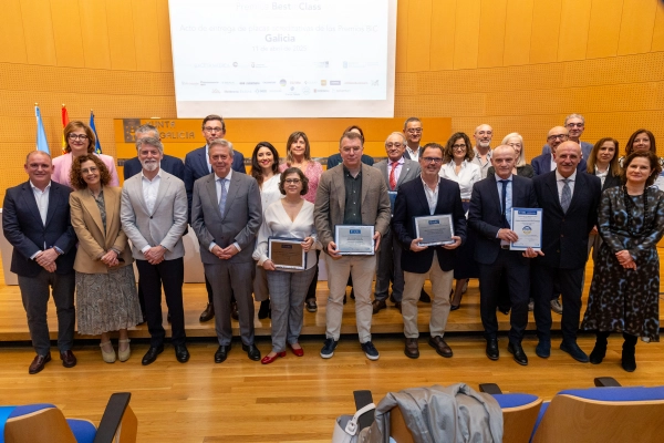 Image 4 of article A Xunta asina en Luxemburgo un préstamo co Banco Europeo de Investimentos para financiar as obras do novo CHUAC