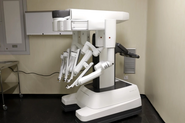 Image 1 of article El Hospital Valdecilla alcanza las 5.000 cirugías robóticas en cinco especialidades con tecnología Da Vinci