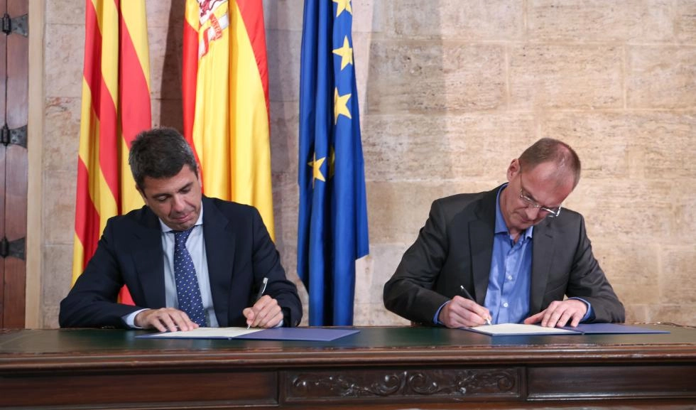 Image 2 of article Mazón: Con la entrega de la Autorización Ambiental Integrada damos el paso definitivo para la puesta en marcha de la gigafactoría de PowerCo en Sagunto