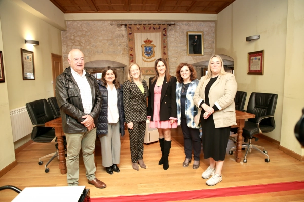 Image 1 of article El Gobierno de Cantabria entrega nuevo material y equipamiento a la agrupación de Protección Civil de San Vicente de la Barquera
