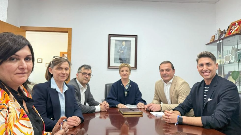 Image 1 of article La Generalitat y el Ayuntamiento de Peñíscola refuerzan su colaboración para potenciar el turismo cinematográfico