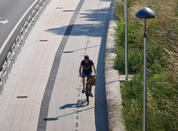 Imagen del artículo Cohesión Territorial pone a disposición de las entidades locales cerca de 2,6 millones de euros para la construcción de infraestructuras ciclistas y ciclables 

Ayuntamientos, concejos y mancomunidades tendrán un plazo de dos meses para la presentación de las solicitudes   	 		 		22/04/2025 		    		 			 			 				 						 							camera_alt