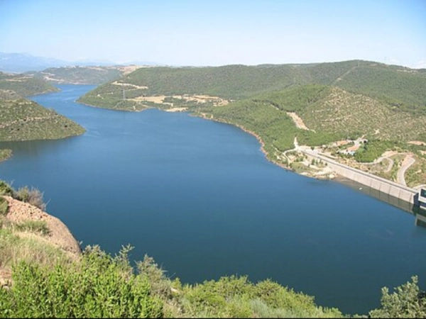 Imagen del artículo La presa de Rialb ha iniciat les obres de reparació d'una filtració a la part alta d'aquesta