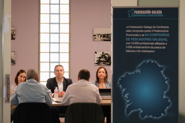 Imagen del artículo Villares aborda co sector o estudo de novas medidas que permitan afondar na competitividade e sustentabilidade da actividade pesqueira en Galicia