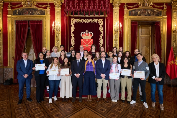 Imagen del artículo El programa para fidelizar talento internacional 'Navarra Ambassadors' cierra su primera edición con alumnado de 14 nacionalidades 

Actúan como engranaje entre Navarra y diferentes agentes internacionales, a través de la difusión en redes sociales de su experiencia, logros y oportunidades en la Comunidad Foral   	 		 		14/05/2025 		    		 			 			 				 						 							camera_alt