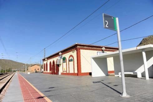 Imagen del artículo Transportes impulsa el tráfico de trenes de mercancías de hasta 750m en las líneas Barcelona-Madrid, Palencia-Cantabria y en Andalucía con contratos por 64 millones