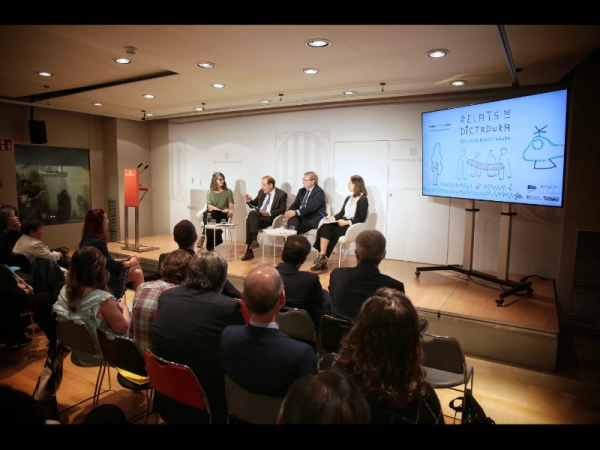 Imagen del artículo El conseller Espadaler participa en la inauguració de l'exposició Relats de dictadura, una mostra d'arpilleres que denuncia la repressió de la dictadura de Pinochet