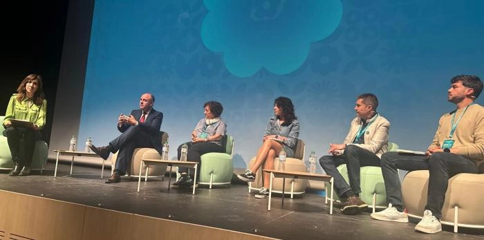 Image 1 of article Tomasa Hernández defiende la escuela rural como una herramienta de cohesión territorial y futuro para Aragón
