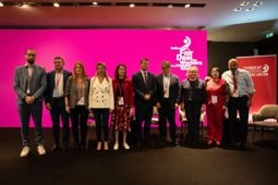 Imagen del artículo Yolanda Díaz defiende en Belgrado una Europa con poder redistributivo, control democrático y ambición social?