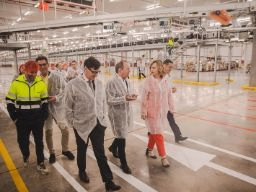 Imagen del artículo Pilar Alegría y Salvador Illa visitan el proyecto de centro alimentario del grupo bonÀrea