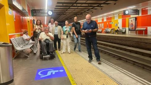 Image 1 of article Transportes prueba un sistema de proyección luminosa para mejorar la accesibilidad ferroviaria de personas con movilidad reducida