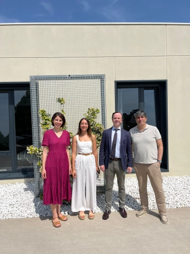Imagen del artículo A Xunta financia a renovación do mobiliario do local de maiores de Oroso