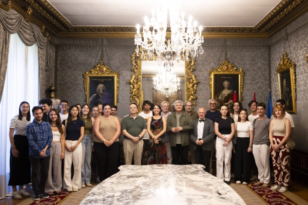 Imagen del artículo La vicepresidenta Alfaro anima al alumnado del Campus Ultzama a concebir la vivienda como un derecho y no como mercancía Ha recibido esta mañana a una veintena de estudiantes que diseñarán para Nasuvinsa tres promociones de vivienda protegida situadas en Barañain, Valle de Egüés y Pamplona 23/06/2025 camera_alt