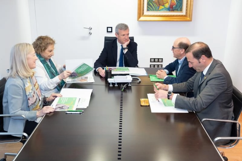 Imagen del artículo Rueda traslada a la Asociación Española contra el Cáncer el compromiso de la Xunta por situar a Galicia a la vanguardia en la atención a los pacientes y en la investigación oncológica