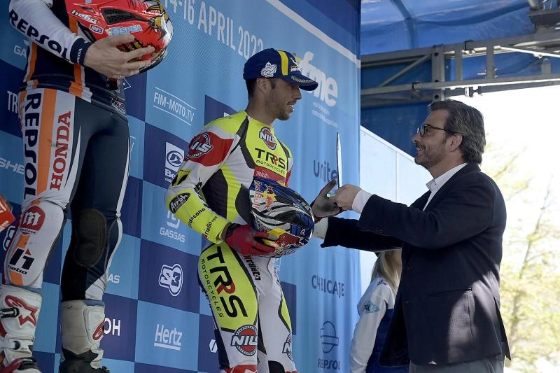 Imagen del artículo Diego Calvo participa en la entrega de premios de la primera prueba del Mundial de Trial GP que se celebró en Arteixo