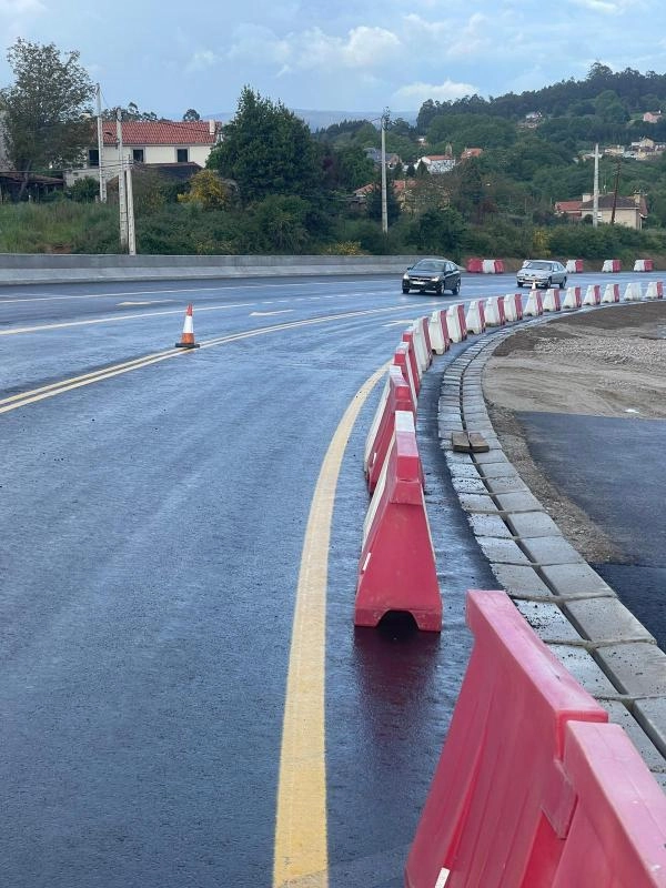 Imagen del artículo La Xunta abre al tráfico una de las calzadas del viaducto superior del enlace de la Vía Ártabra con la N-VI en Iñás, en Oleiros