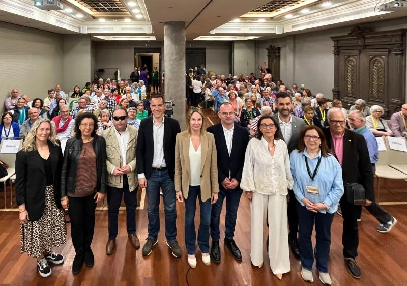 Imagen del artículo Fernández-Tapias reafirma el apoyo de la Xunta a los colectivos de personas sordas en la busca de una vida activa saludable y de la igualdad de oportunidades