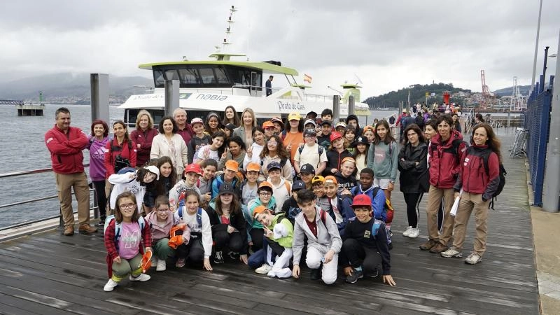 Imagen del artículo Fernández-Tapias felicita al alumnado del CEIP O Pombal premiado en el concurso O Parque Nacional na Escola