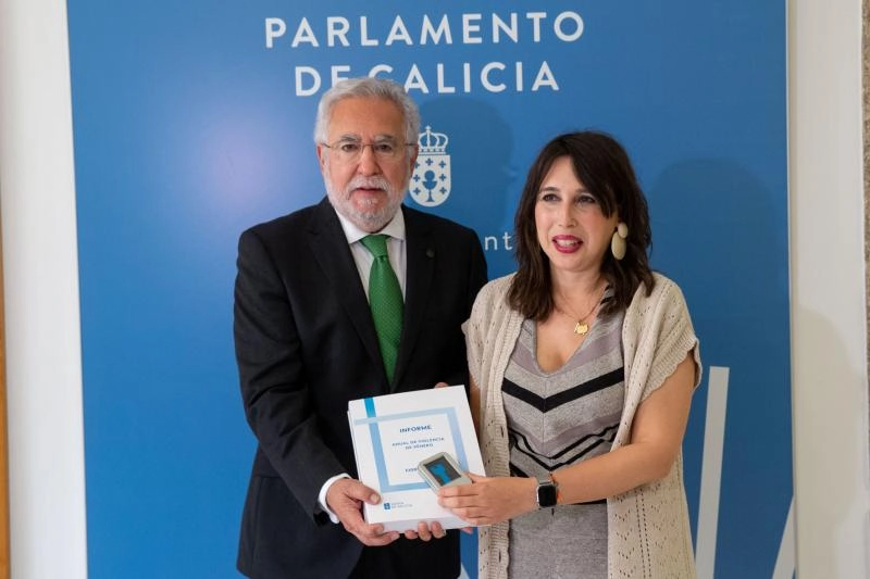 Imagen del artículo Lorenzana entrega en el Parlamento el informe anual de violencia de género de 2022