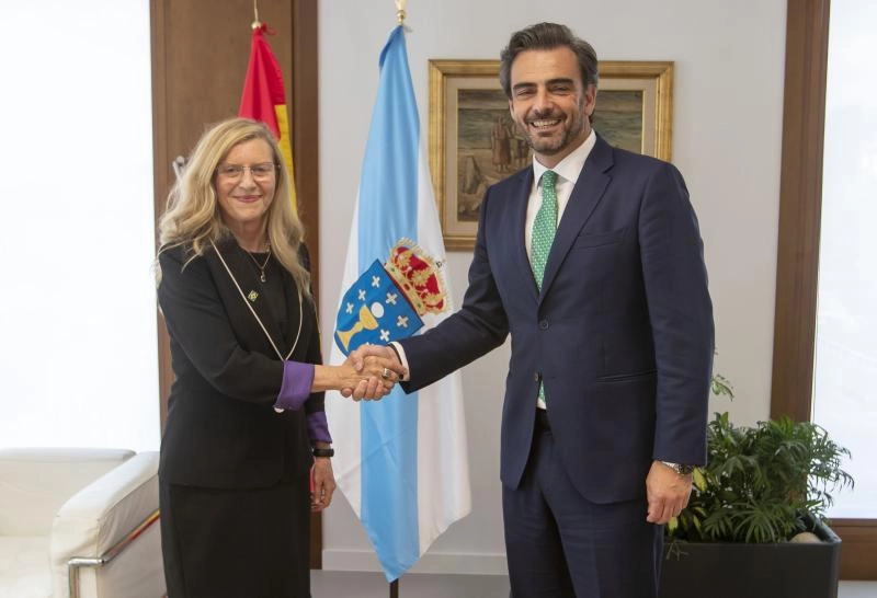 Imagen del artículo Diego Calvo traslada a la cónsul general de Brasil en Madrid el interés de la Xunta por mantener los lazos de hermandad y los vínculos de Galicia con el país brasileño