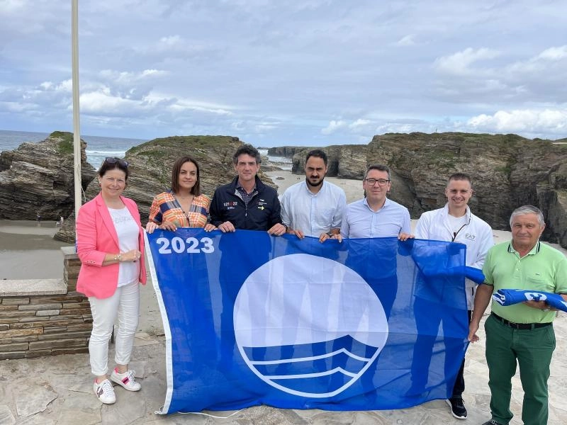 Imagen del artículo La Xunta entrega las Banderas Azules obtenidas por las playas y otros recursos de Ribadeo y Burela
