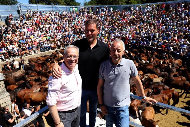 Imagen del artículo El director general de Ganadería, Agricultura e Industrias Agroalimentarias, José Balseiros, asiste a los actos de celebración da Rapa das Bestas de Sabucedo