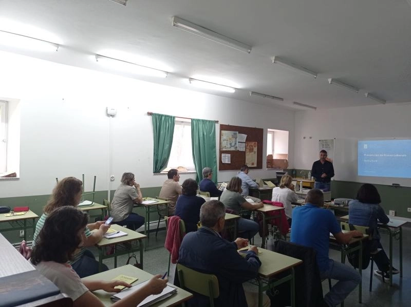 Imagen del artículo La Xunta imparte en Boqueixón un curso para la formación de asesores sobre prevención de riesgos laborales en la apicultura