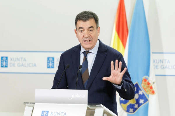 Imagen del artículo Rueda anuncia a posta en marcha dun plan para a redución da burocracia nos centros educativos, que suporá un aforro de máis de 120.000 horas por curso e uns 600 pasos administrativos