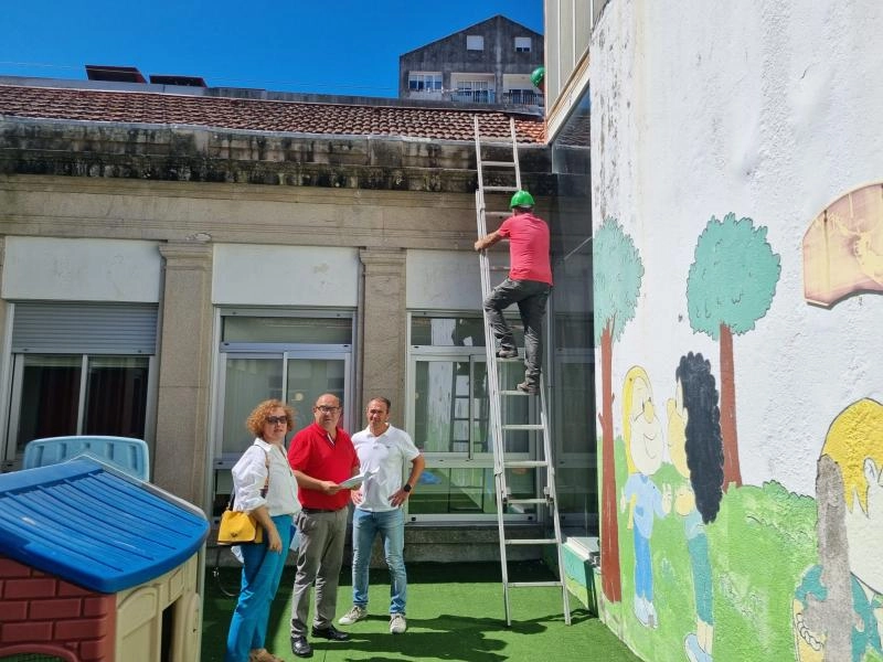Imagen del artículo La Xunta comienza las obras de renovación en las cubiertas y canalones del Colexio CEIP Froebel